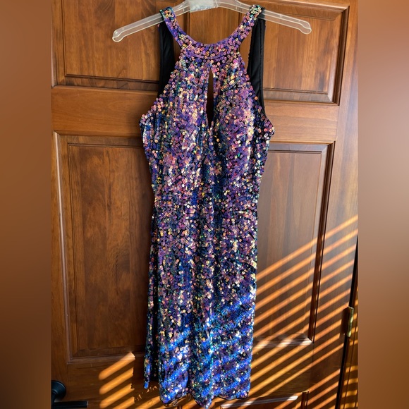 Mac Duggal Sequin Short Dress - Picture 3 of 7